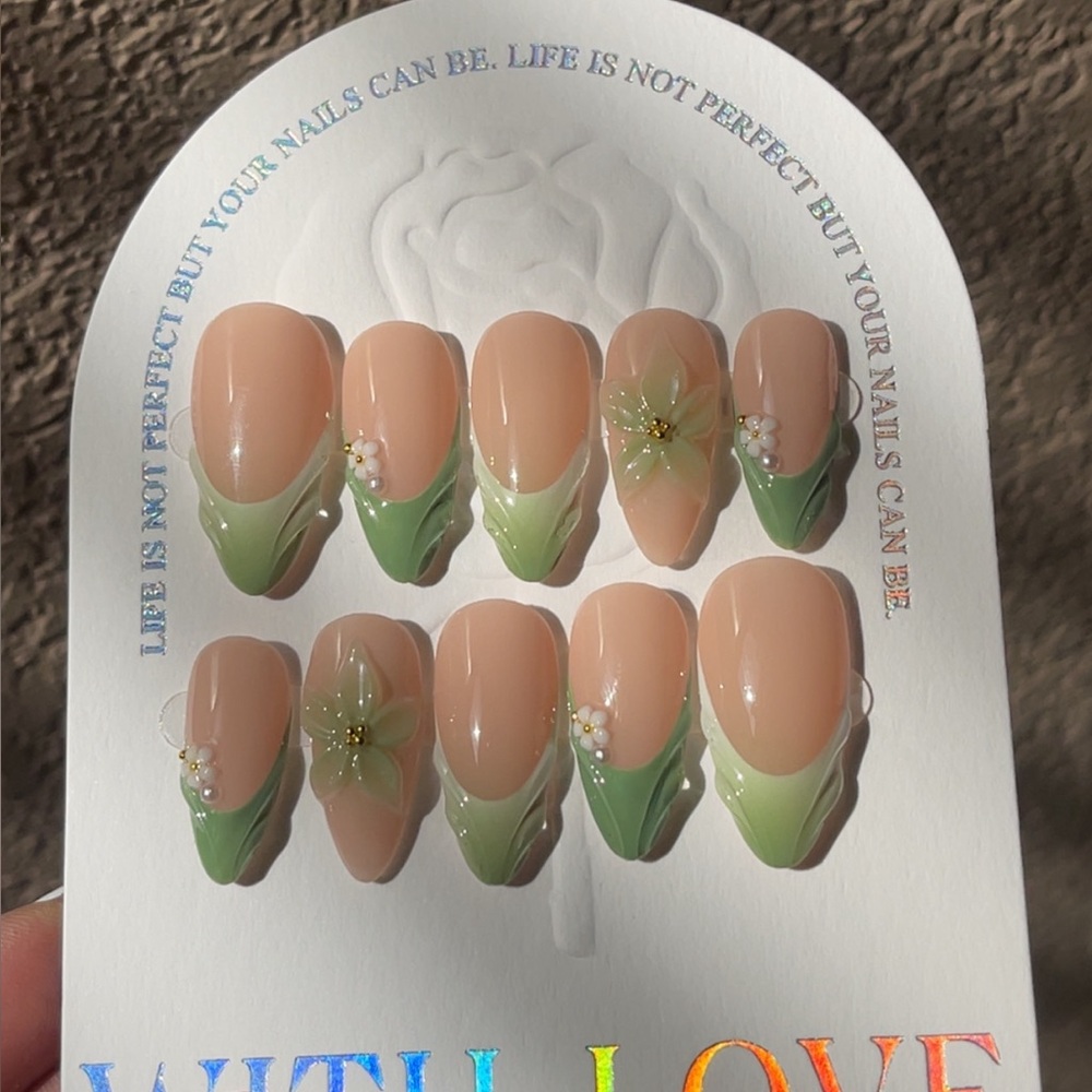Green and Nude Floral Press-On Nails - Picture 1 of 1